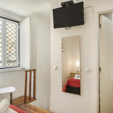 Lovely Bright Duplex - Prime Location *