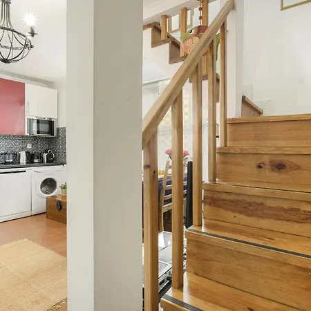 Apartment Lovely Bright Duplex - Prime Location Lisbon