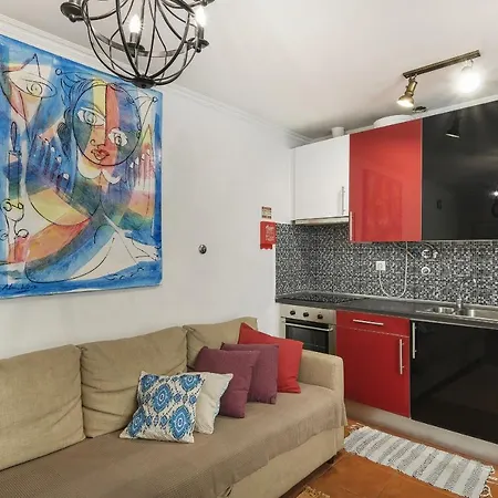 Apartment Lovely Bright Duplex - Prime Location Lisbon