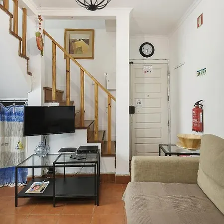 Lovely Bright Duplex - Prime Location Apartment Lisbon